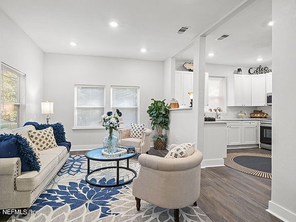 4th image of 2031 ROWE Avenue