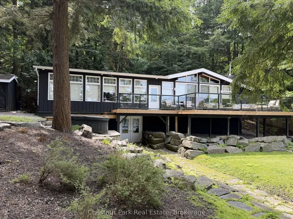 1002 Ahmic Dr N, Muskoka Lakes, ON P0B 1J0