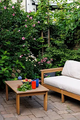 Sold by Compass | media 17