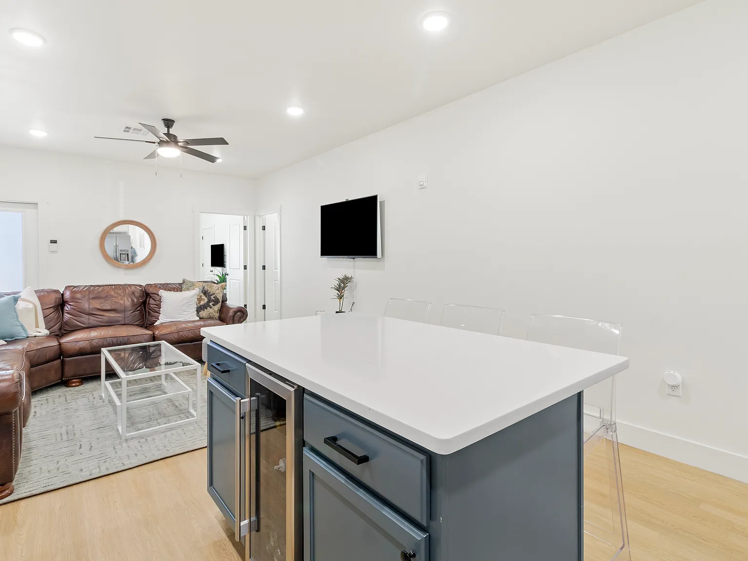 224 W Symmes St — Photo 4