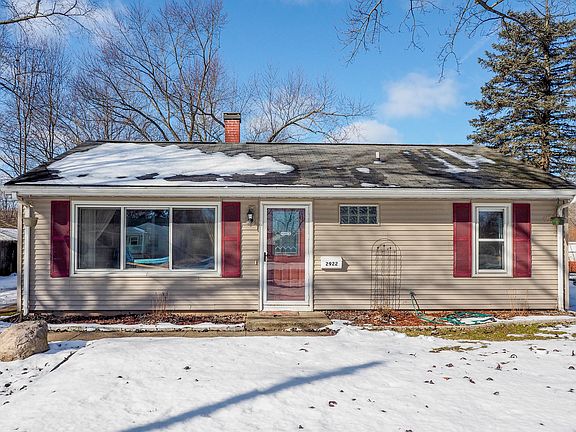 2nd image of 2922 Emerald Dr