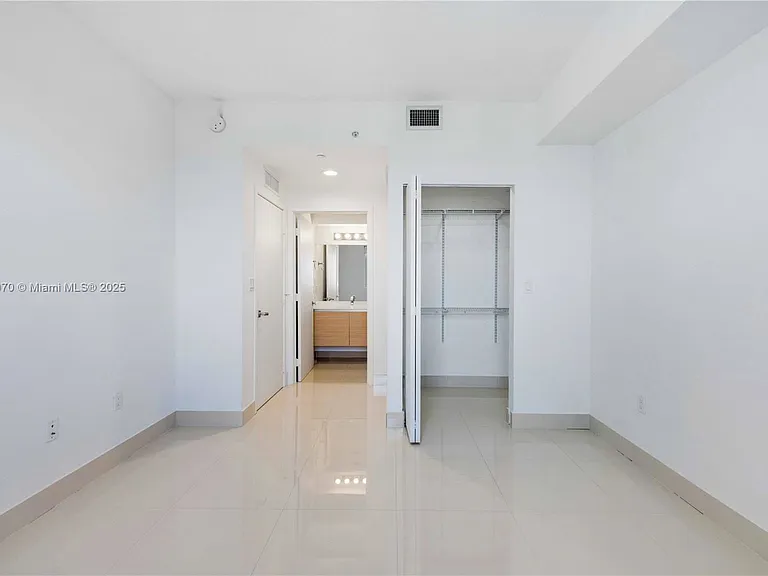 600 NE 27th St #3102 — Photo 23