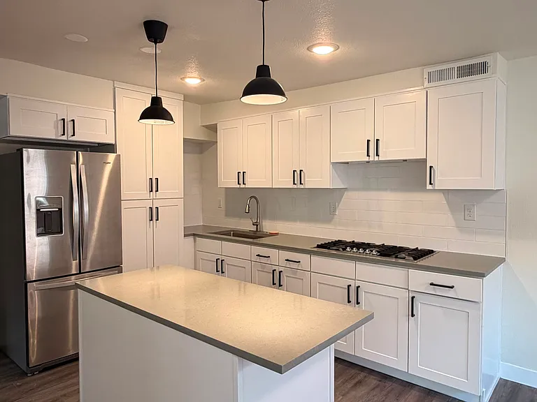 640 Arredondo Dr #B — Photo 7