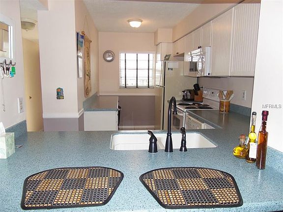 4th image of 950 Tarpon Center Dr APT 103