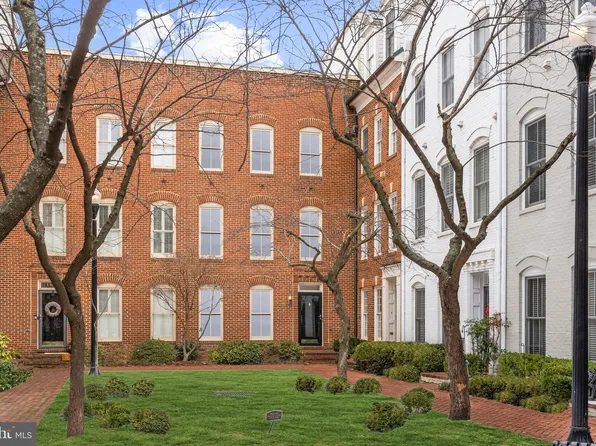 1826 Potomac Greens Dr, Alexandria, VA 22314