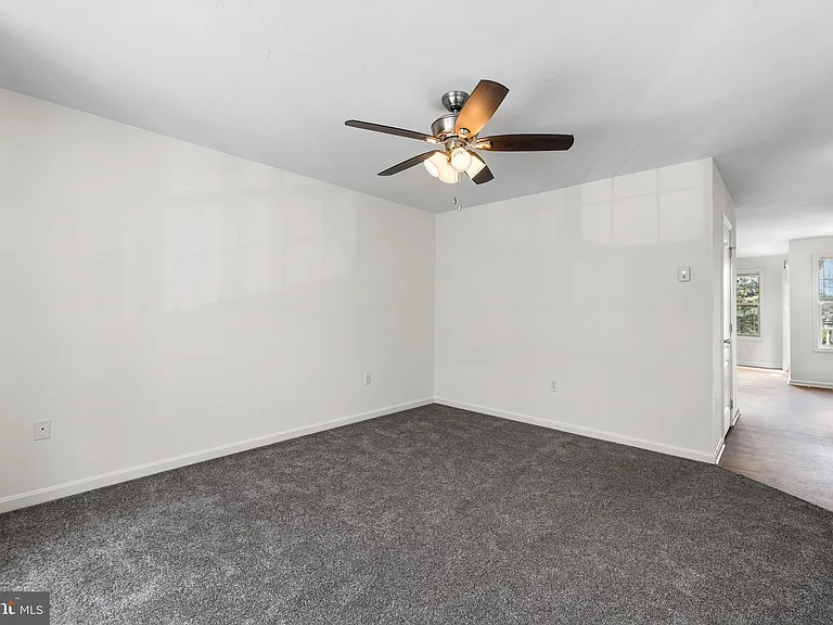 22 Shady Tree Ct — Photo 5