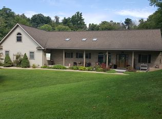 16 Bob White Ln, Morgantown, WV 26508