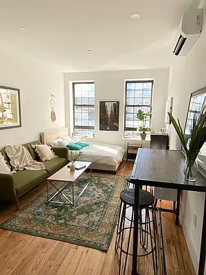 Rented by Compass | media 7