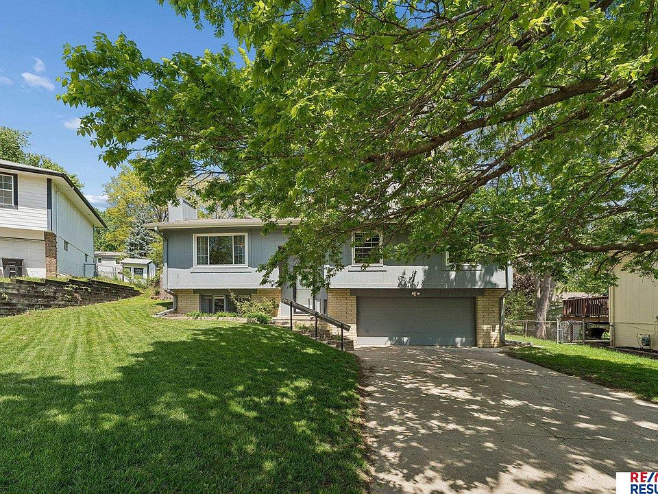1st image of 15230 Lincoln Cir