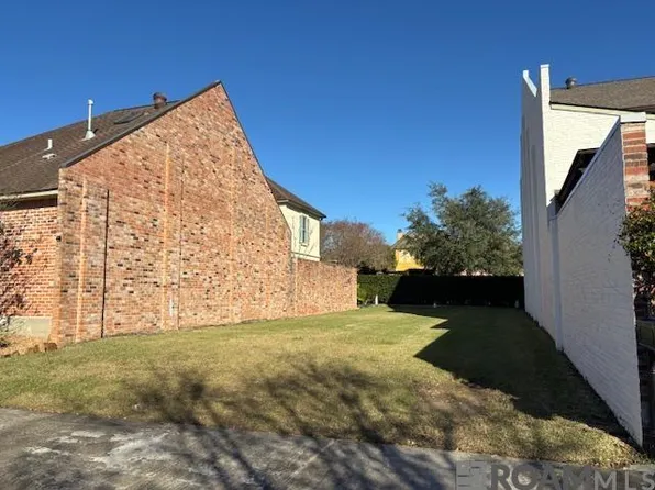 2512 Bocage Lake Dr, Baton Rouge, LA 70809