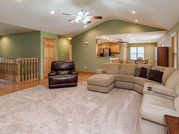 4th image of 1708 Lucia Ct