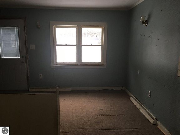 5th image of 302 S Orange St