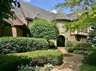 32 Polo Dr, South Barrington, IL 60010
