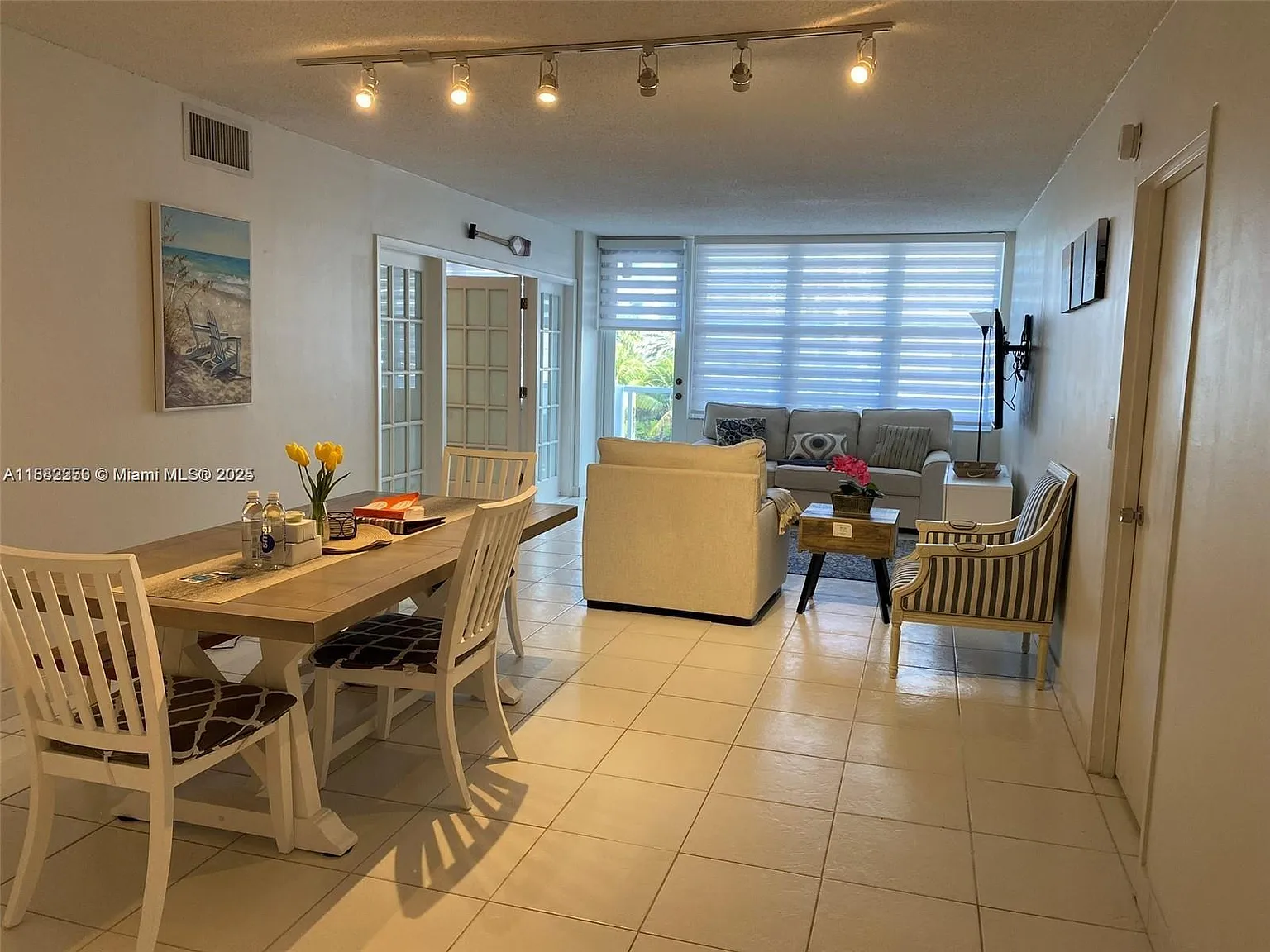 Sea Air Towers Condo — Photo 3