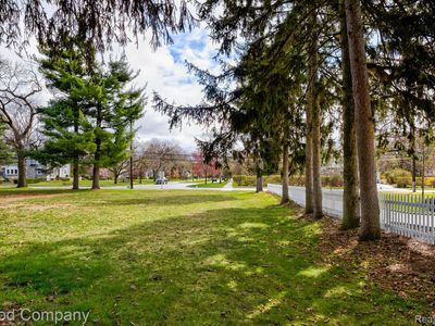 36 Ridge Rd, Pleasant Ridge, MI, 48069