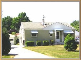 35470 Beach Park Ave, Eastlake, OH 44095