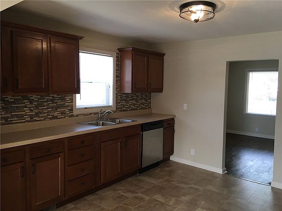 2nd image of 2209 N Ball Ave