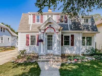 1726 N 73rd St, Wauwatosa, WI, 53213