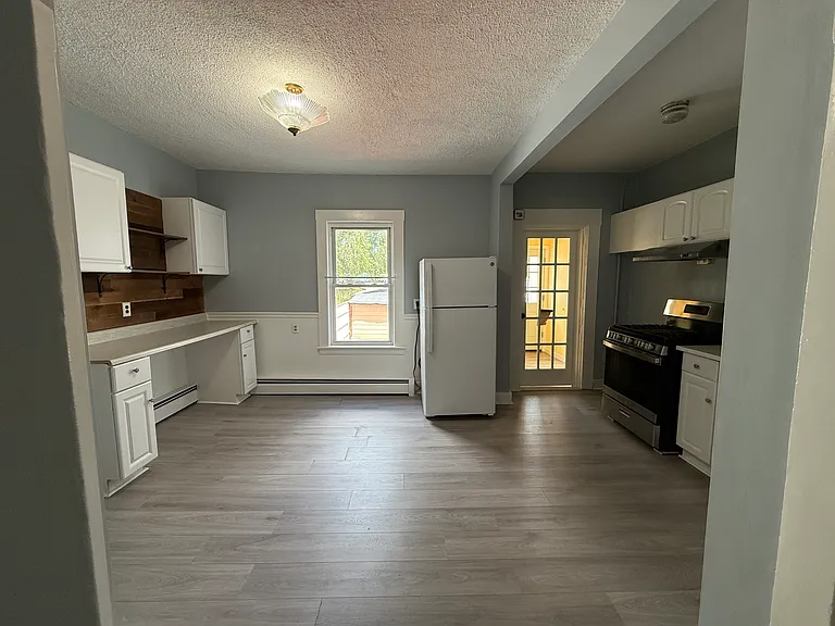 147 Morse St — Photo 5