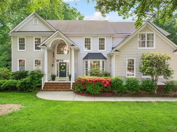 5754 Fire Light Ter, Moseley, VA 23120