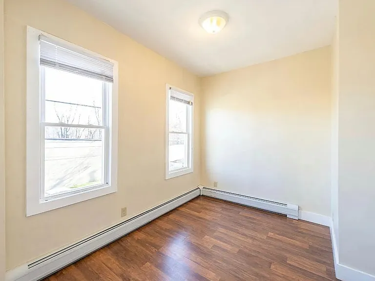 21 Chestnut St #2 — Photo 6