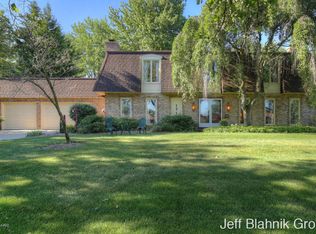 1710 Ranch Dr NW, Grand Rapids, MI 49504