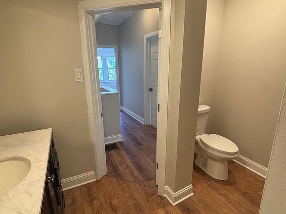 5th image of 7049 S Kimbark Ave