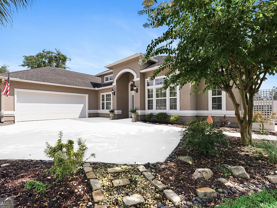 1st image of 104 Lake View Ct