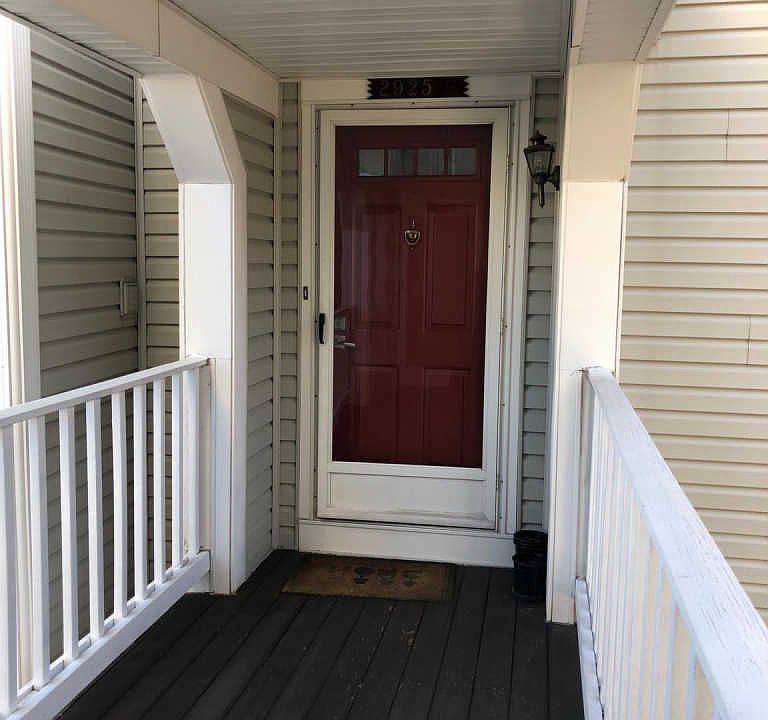 1st image of 2925G S Woodstock St #7