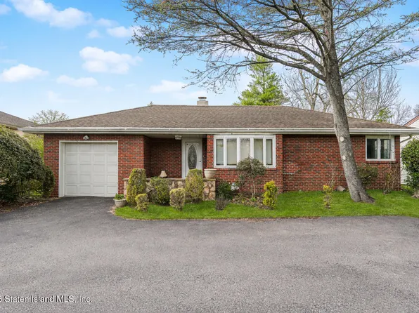 1596 Forest Hill Rd, Staten Island, NY 10314