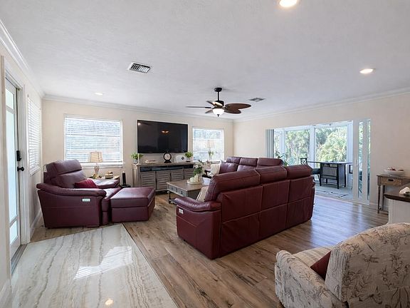 4th image of 9225 Dimmick Dr