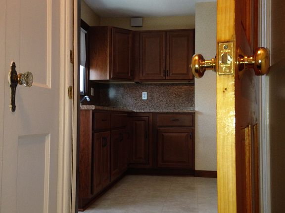 Side entrance to apartment