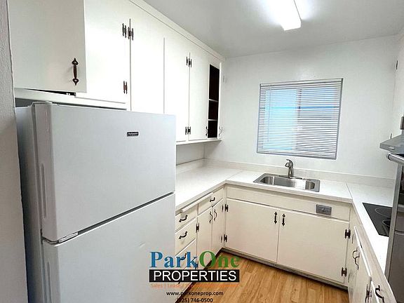 4th image of 190 Village Ct #6