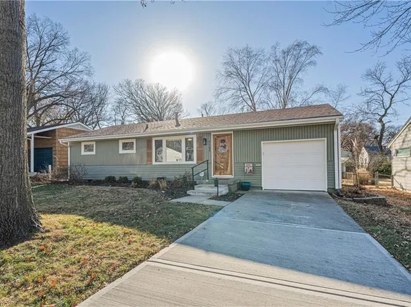 7142 Conser Dr, Overland Park, KS 66204