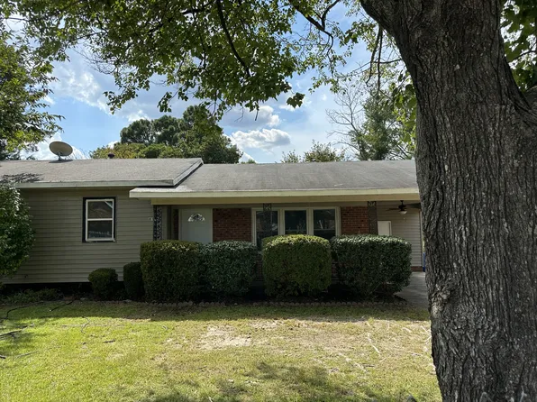 811 Fresno Dr #New1, Fayetteville, NC 28303