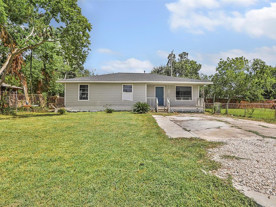 1st image of 234 Bay Oaks Dr