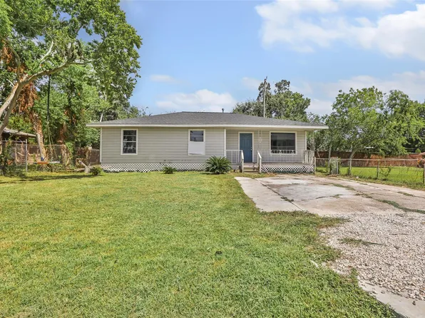 234 Bay Oaks Dr, La Porte, TX 77571