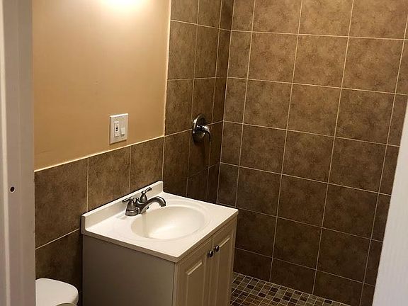 4th image of 2624 N Milwaukee Ave APT 307