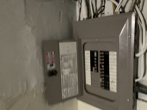 5th image of 1130 E Laketon Ave