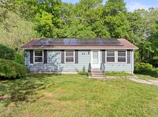 22 Fenwick Ct, Groton, CT 06355