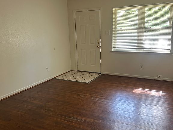 3rd image of 1706 Harley Dr
