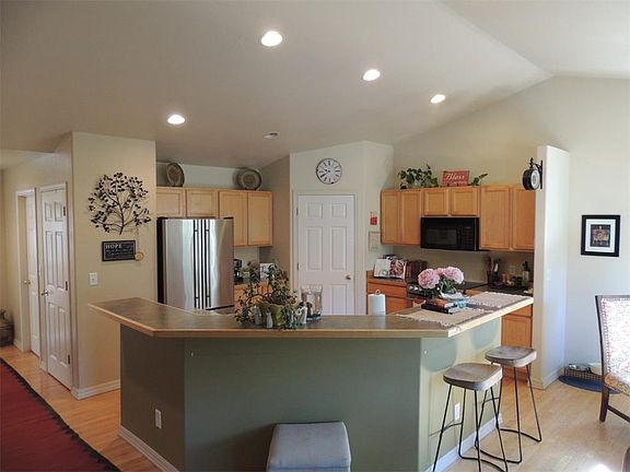 5th image of 2706 Goldenrod Ln