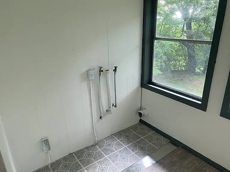 60 Thelma St — Photo 4