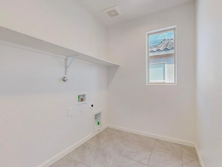 5950 Las Vacas Ct NE — Photo 52