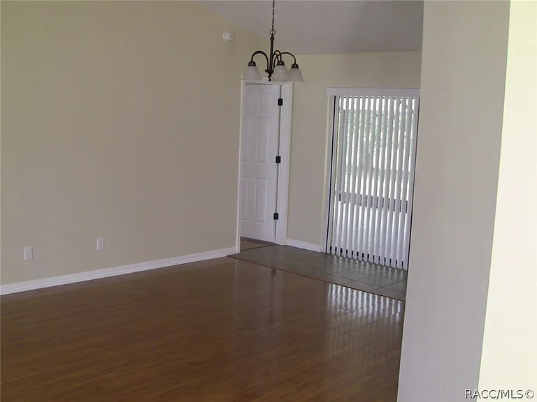 335 E Falconry Ct — Photo 22