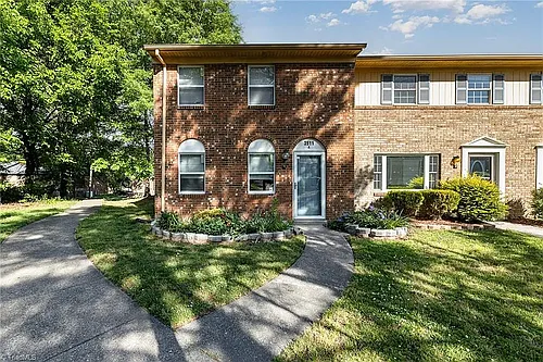 3911 Pioneer Way Photo 1