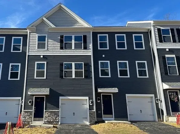 725 Hardman Dr, Morgantown, WV 26501