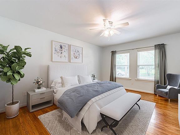5th image of 1934 W McKinney St APT A
