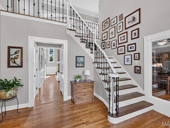 3rd image of 1688 Frontenac Woods Ln