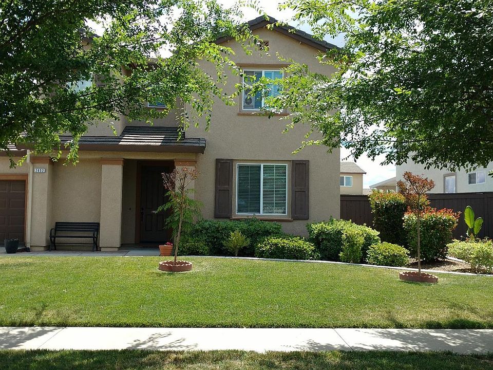 1st image of 2652 Summerland Way